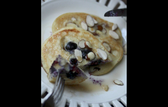 Gluten-Free Blueberry Almond Pancakes