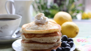 Lemon Blueberry Ricotta Pancakes